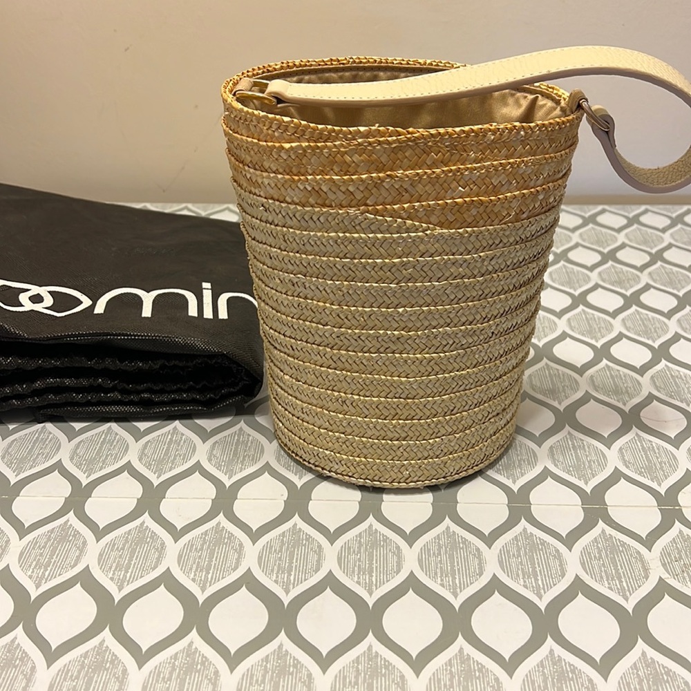 Straw bucket bag